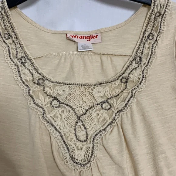 Woman’s medium cream top by Wrangler - Picture 3 of 5